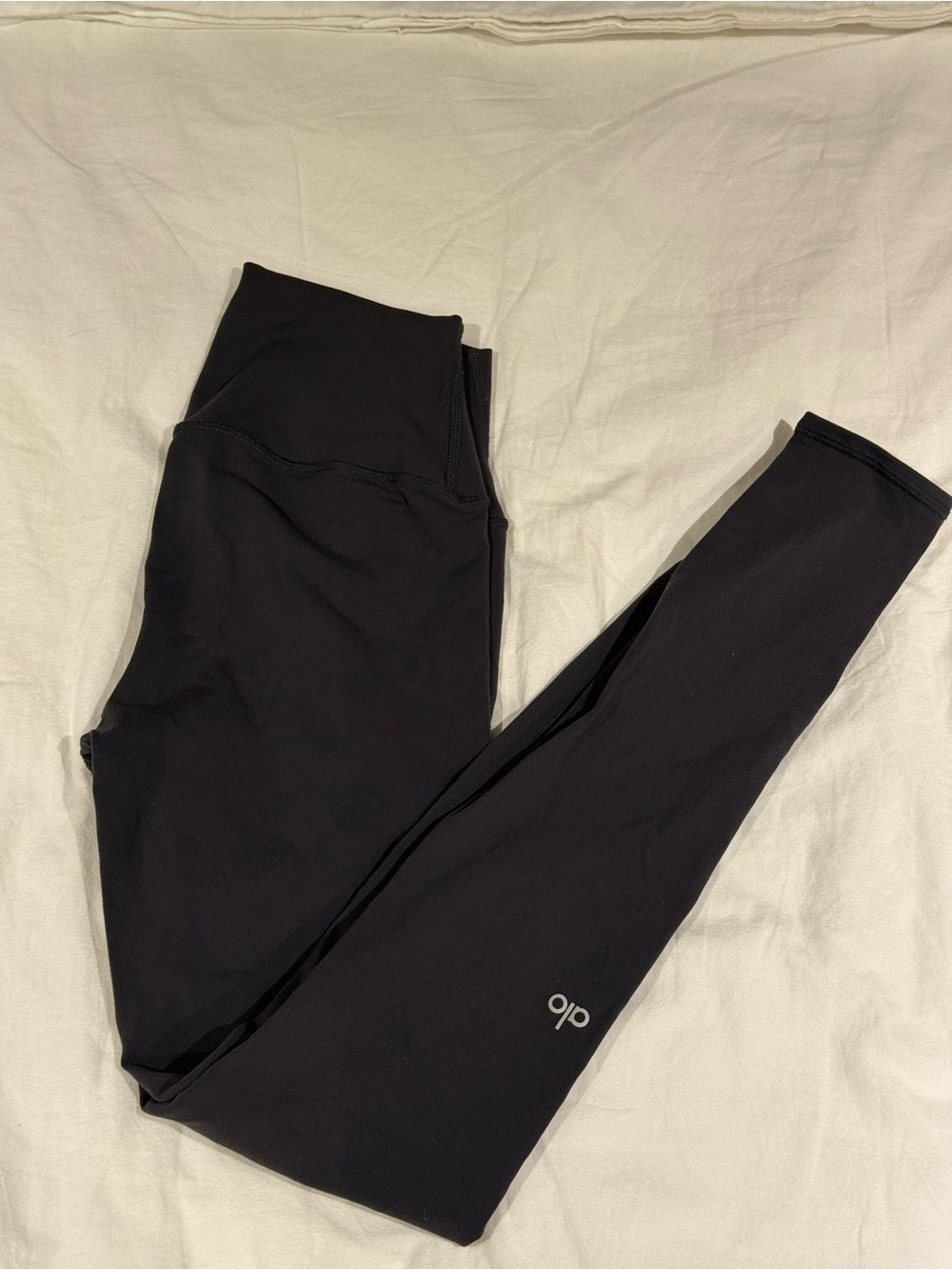 Alo Yoga Anthracite Workout Set - Picture 7 of 7
